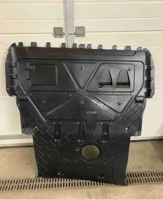 Engine splash shield/under tray