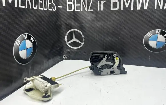 BMW X6 F16 Rear door soft close latching motor 7281954 A046465 18283810