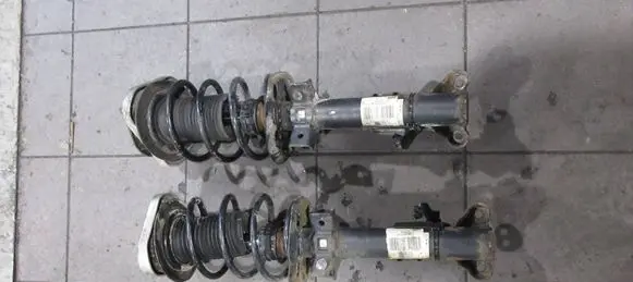 Mercedes-Benz E W212 Front shock absorber with coil spring A2123200438