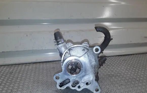 Mitsubishi Lancer VIII Vacuum pump 03G145209