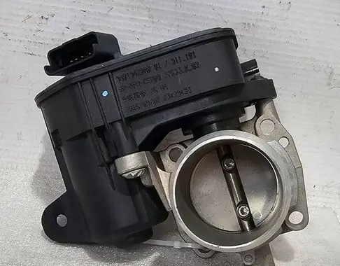 Citroen C4 II Picasso Electric throttle body valve 9801942060 27633.K.02 27633K