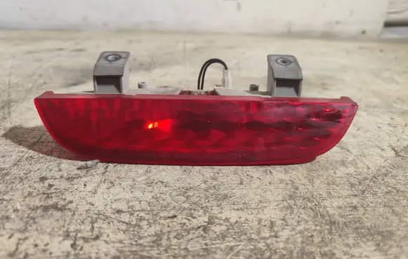 KIA Picanto Third/center stoplight