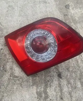 Volkswagen PASSAT B6 Tailgate rear/tail lights