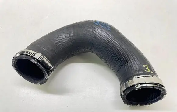 Audi Q7 4L Intercooler hose/pipe 7L6145972E