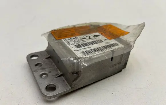 Nissan Primera Airbag control unit/module 98820AV200 0285001420