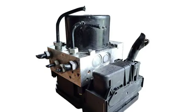 Volvo V70 ABS Pump 30681619 P30681619