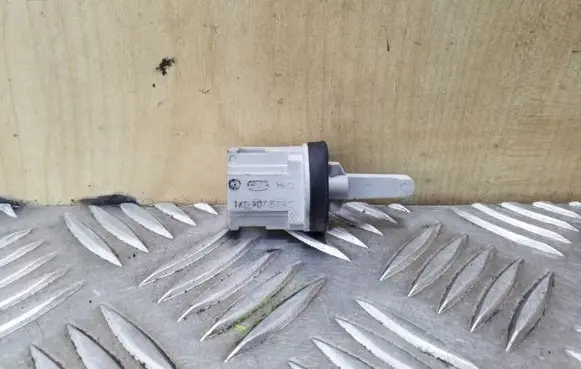 Volkswagen Touran I Interior temperature sensor 1K0907543G
