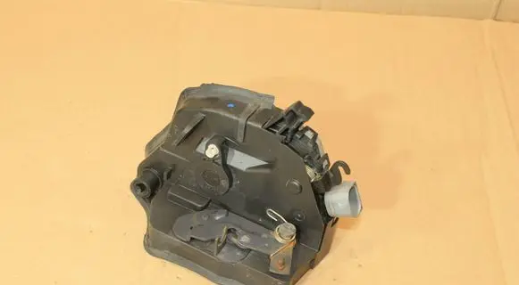BMW X5 E53 Front door lock 8402538