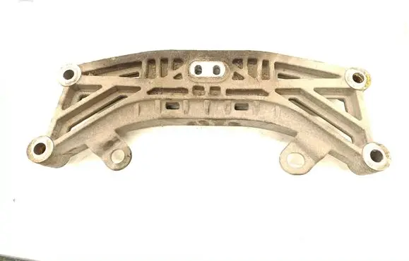 Gearbox mounting bracket