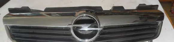Opel Zafira B Front grill 13157590
