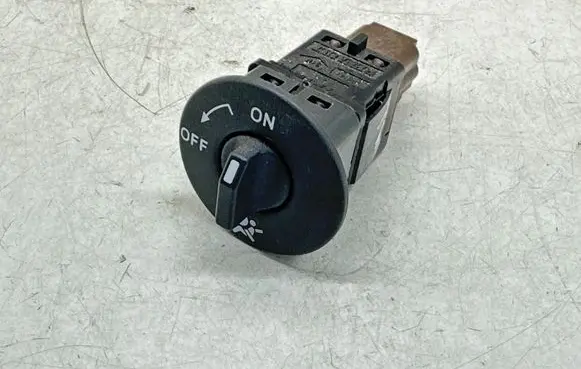 Renault Twingo II Passenger airbag on/off switch 681995427B