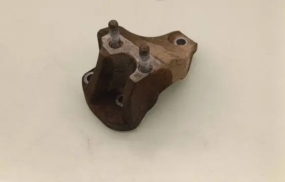 Ford Fiesta Engine mounting bracket 