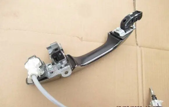 Honda CR-V Front door exterior handle 17052026