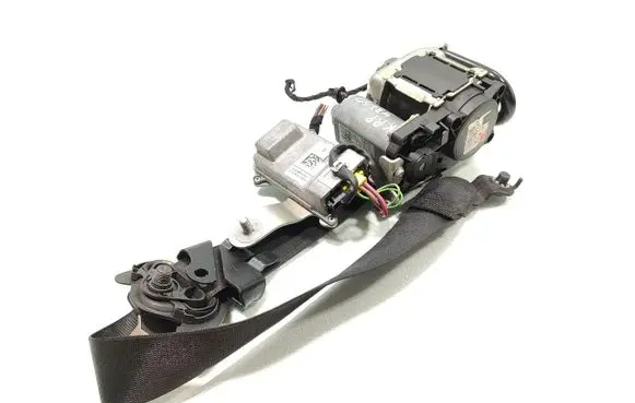 Mercedes-Benz C W204 Front seatbelt 615274900 607565100D