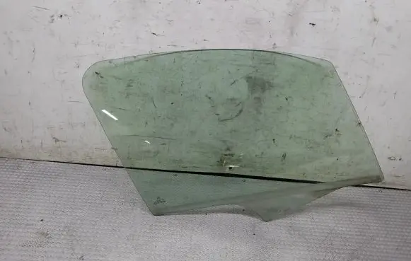 Citroen C3 Front door window glass four-door