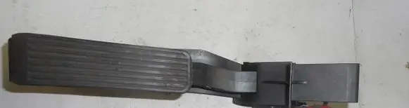 Mercedes-Benz E W211 Accelerator throttle pedal A2113000604