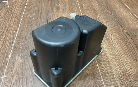 Mercedes-Benz 190 W201 Central locking vacuum pump 1248001448