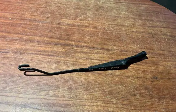 Volkswagen Polo III 6N 6N2 6NF Front wiper blade arm 6K1955408F