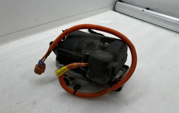 Tesla Model S Air conditioning (A/C) compressor (pump) 103211600E