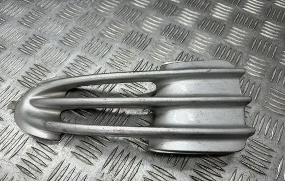 Chrysler Voyager Front bumper lower grill 4857393