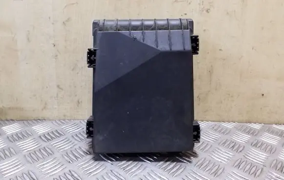 Volkswagen Touran I Fuse box cover 1K0937132D