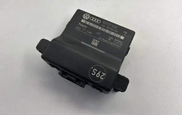 Volkswagen Touran I Other control units/modules 1K0907907E