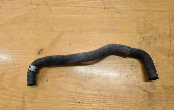 Mazda CX-7 Engine coolant pipe/hose