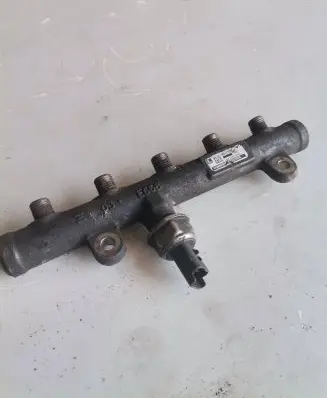 Volvo V50 Fuel main line pipe 9654726280