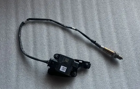 Volkswagen Touran III Lambda probe sensor 05L906261H