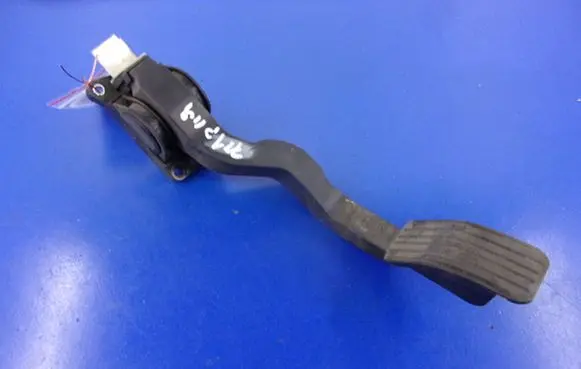 Peugeot 206 Accelerator throttle pedal 9654877480