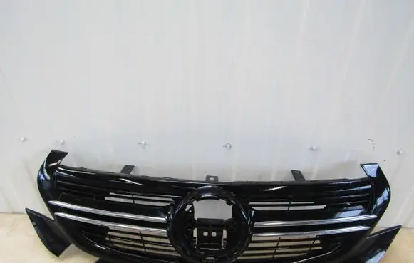 Mercedes-Benz E AMG W210 Front bumper upper radiator grill A2938883800
