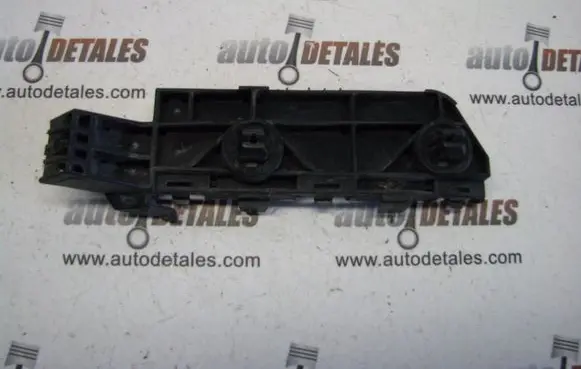 Honda CR-V Front bumper mounting bracket
