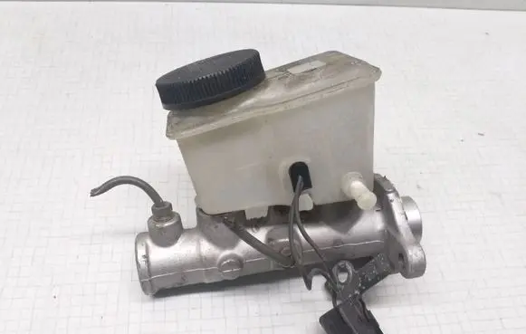 Mazda 626 Master brake cylinder