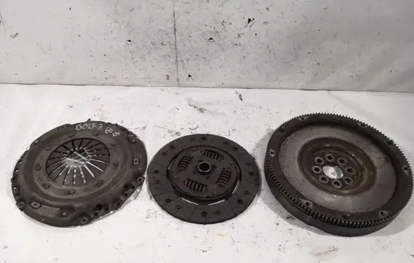 Volkswagen Golf III Clutch set kit 1878043141