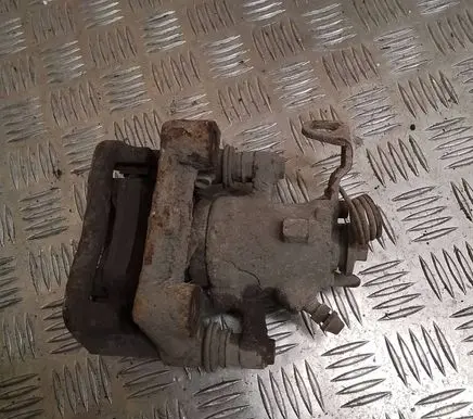 Opel Zafira A Rear brake caliper