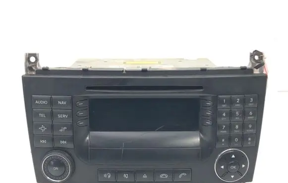 Radio/CD/DVD/GPS head unit
