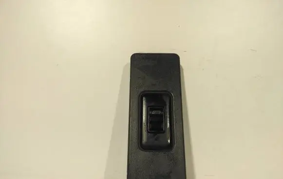 Mercedes-Benz Vito Viano W638 Electric window control switch A6385450246