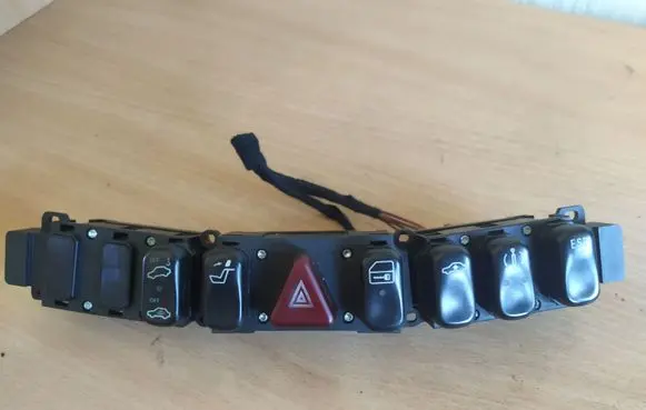 Mercedes-Benz S W220 Hazard light switch 2208214458 3304260100