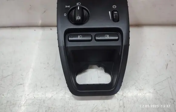 Volvo XC90 Light switch 30739302