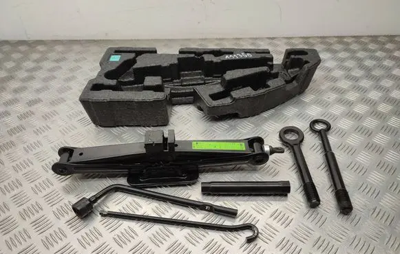 Hyundai Santa Fe Tool set 091492W000