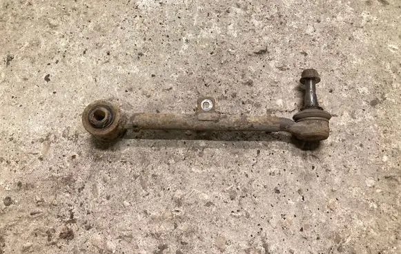 Lexus IS 200-300 Front control arm