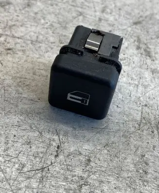 BMW 5 E39 Central locking switch button 8360826