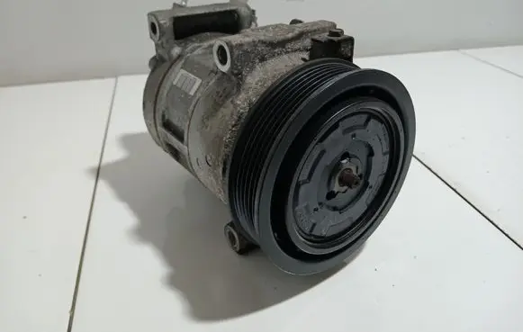 Citroen C4 II Air conditioning (A/C) compressor (pump) 9676862380