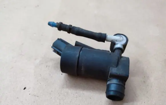 Windscreen/windshield washer pump