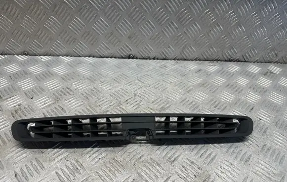 Audi Q7 4M Dash center air vent grill 4m0819632