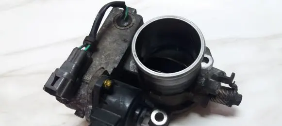 Toyota Avensis T220 Throttle valve 8967221020