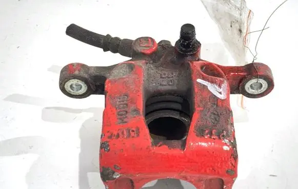 Hyundai Tucson TL Rear brake caliper 