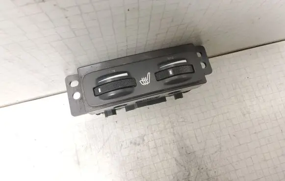 Toyota Avensis T250 Seat heating switch 453417