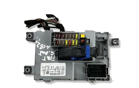 Fiat Punto (199) Fuse module 28395587 00519624830