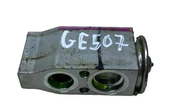 Nissan Juke I F15 Air conditioning (A/C) expansion valve 922001HP0C 523784904410